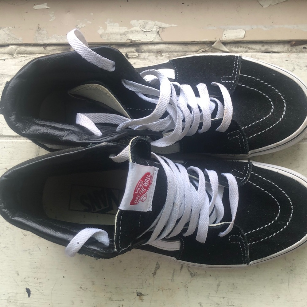 Size 9 women’s vans size 7.5 in men’s